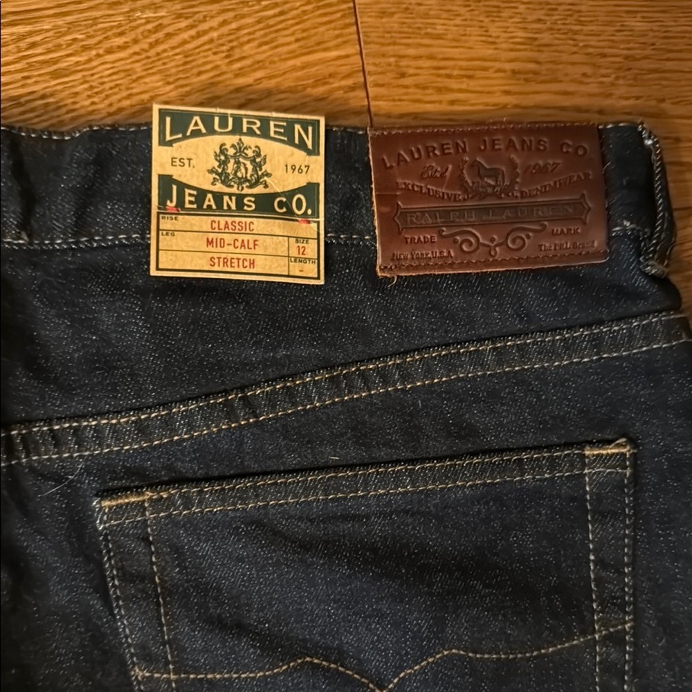 Women Dark Blue cropped Jeans - Picture 7 of 10